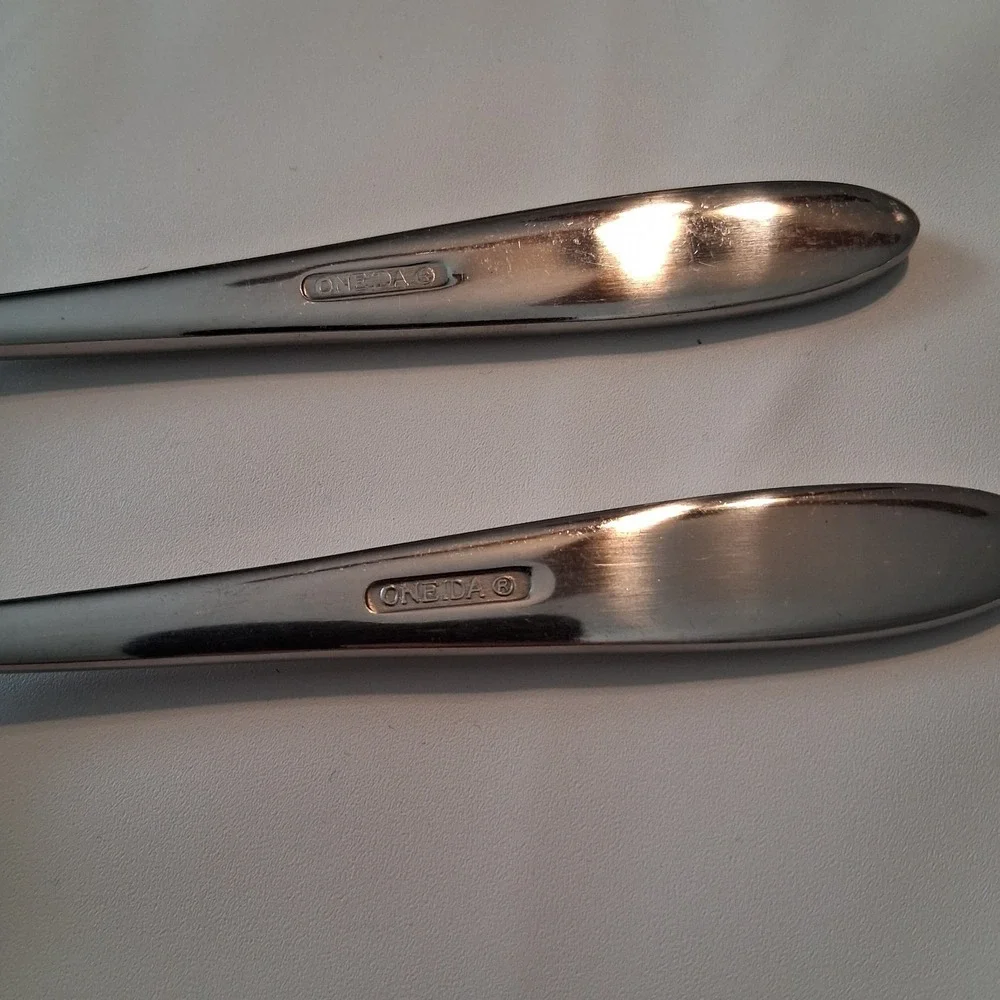 Oneida Dinner Forks Stainless‎ Flatware Glossy Heavyweight Set Of 2 89-213 8